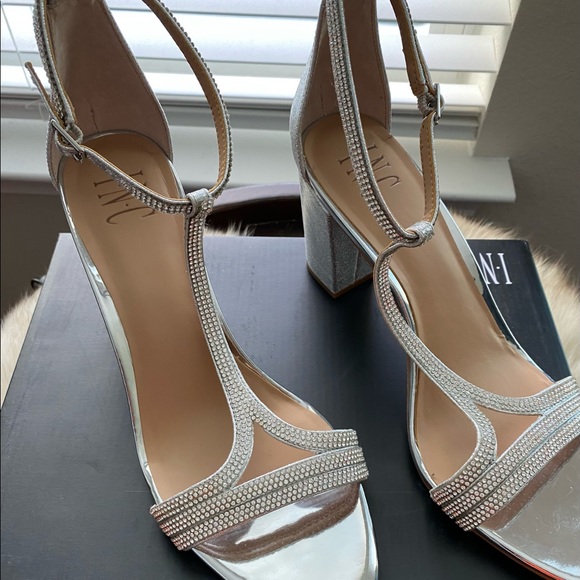 INC International Concepts Pearl Silver Shoes - Picture 7 of 8